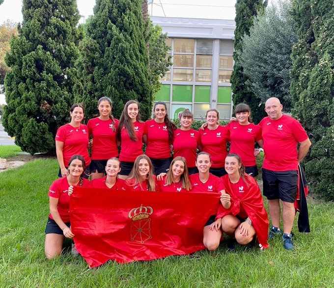 La selecci&oacute;n navarra de p&aacute;del femenino de segunda categor&iacute;a asciende a primera